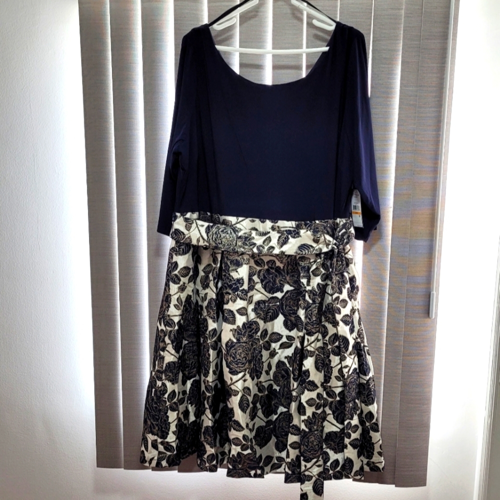 Jessica Howard  Dress w/pockets